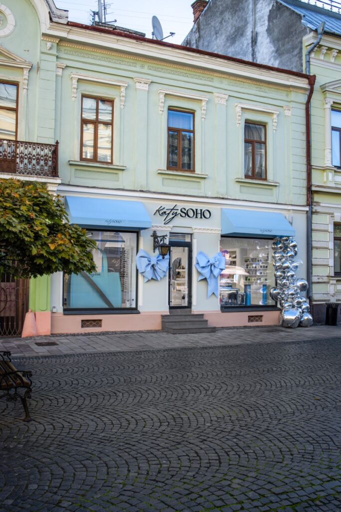 Chernivtsi (13)
